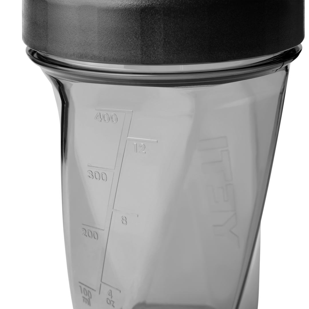 YETI Yonder® 20 oz (591 ml) Shaker Bottle Charcoal